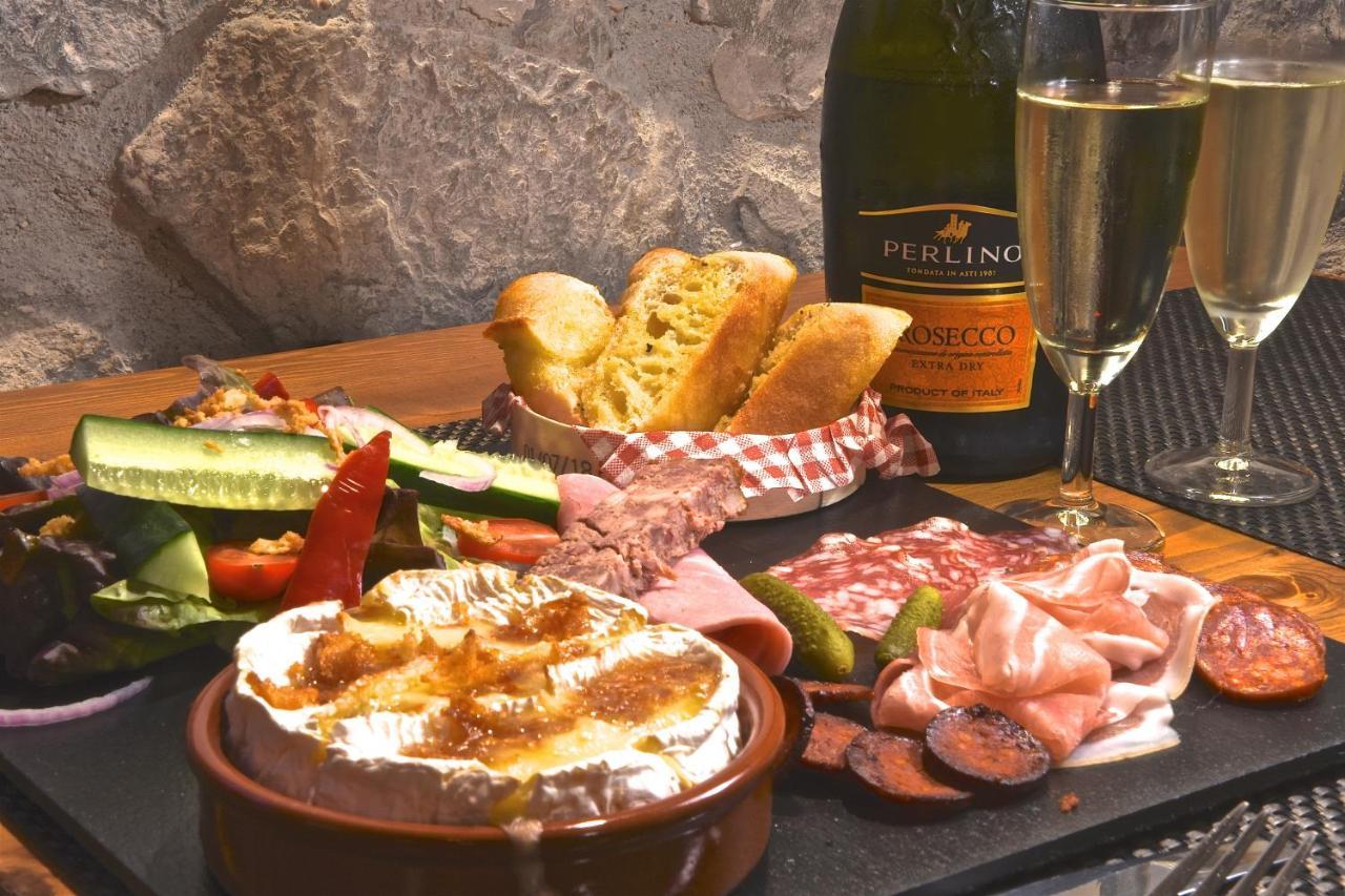 香格里拉源酒店 Saint-Pierre-d'Argencon 外观 照片