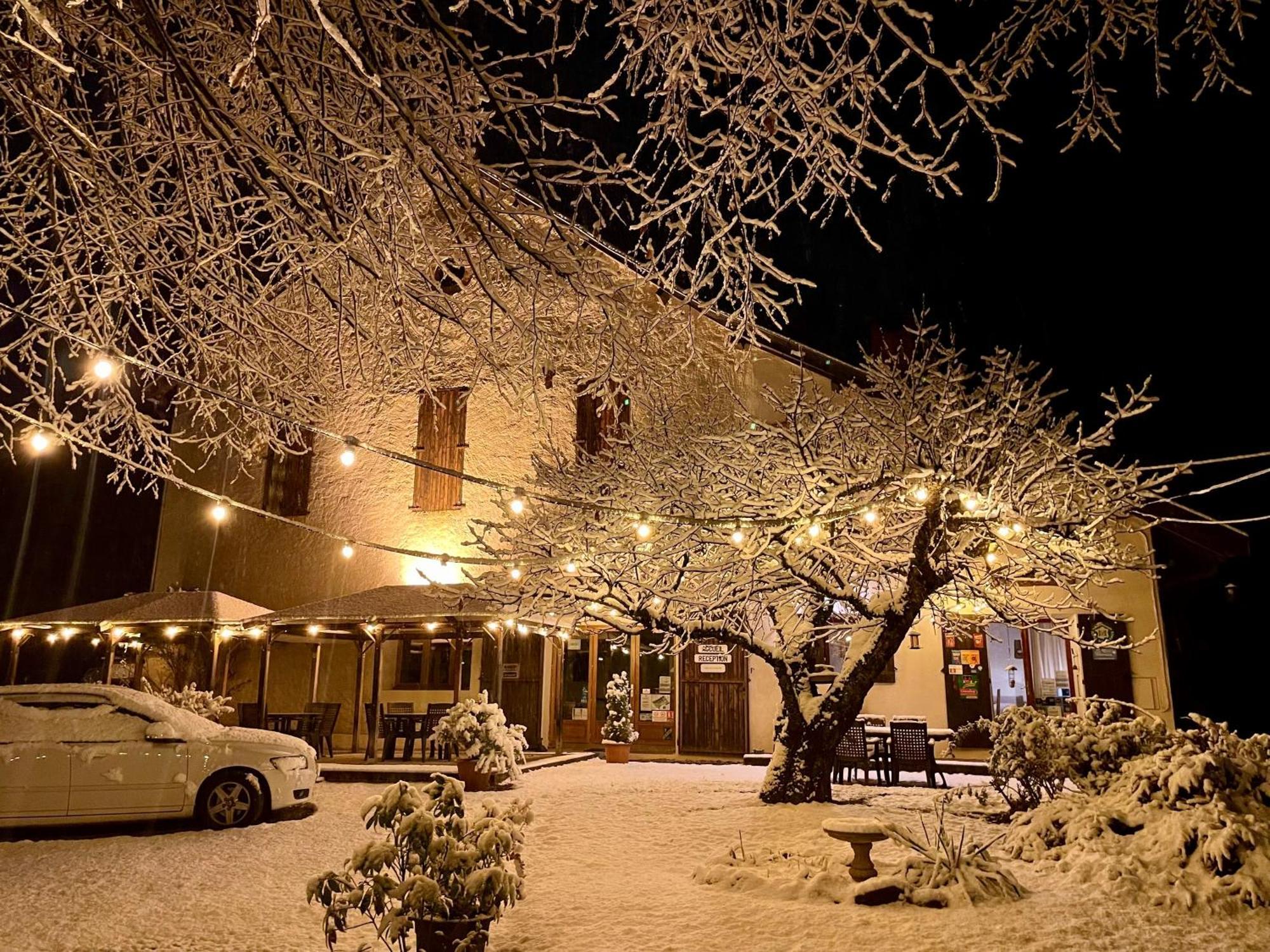 香格里拉源酒店 Saint-Pierre-d'Argencon 外观 照片